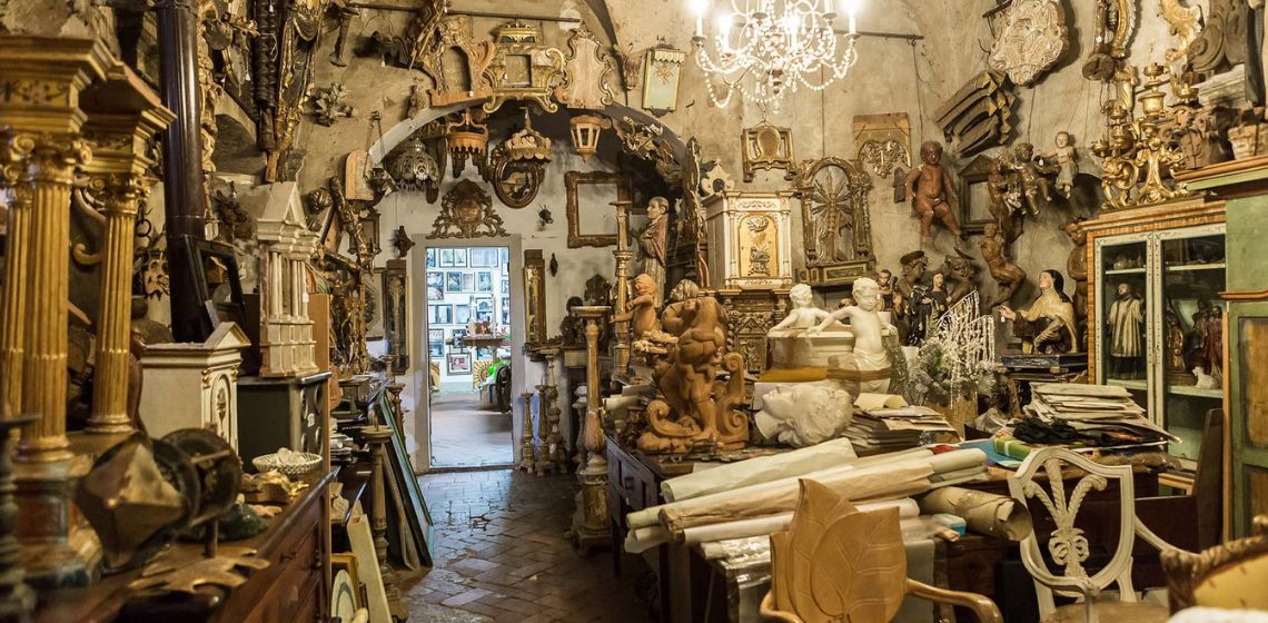 Antiques in an antique shop in the streets of the center of Florence
